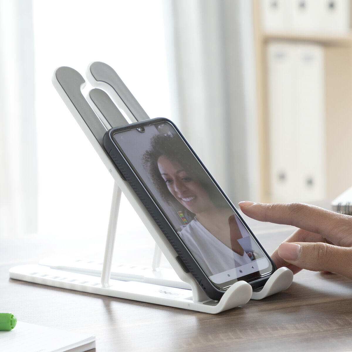 Soporte Plegable y Regulable para Portátil